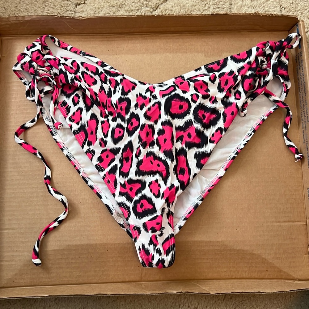 Curvy Beach Side Tie Size 3